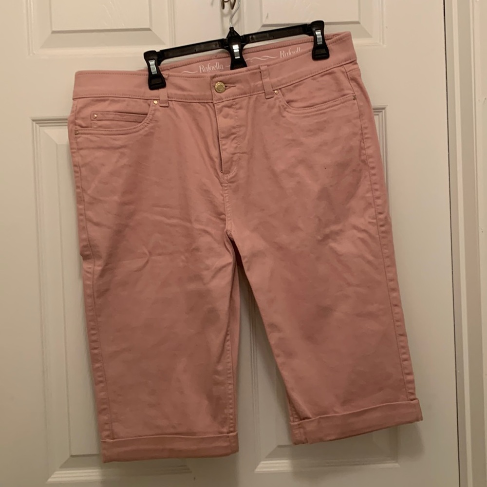 Cuffed Capris
